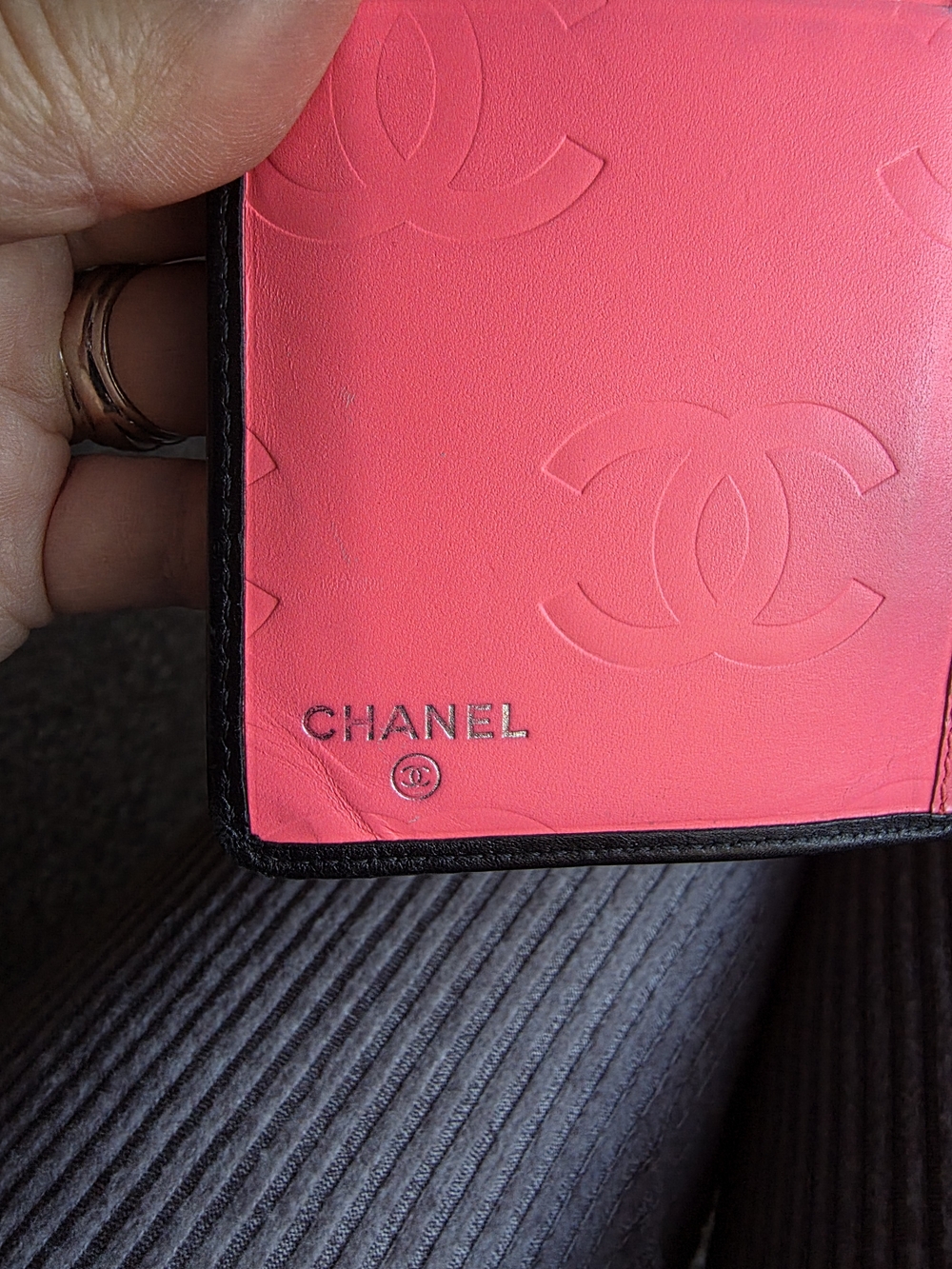 CHANEL Black Quilted Leather Cambon with Patent CC Emblem - Picture 6 of 12